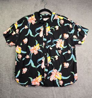 Levi's Shirt Women's 1X Floral Black Short Sleeve Button Up Tropical Hawaiian